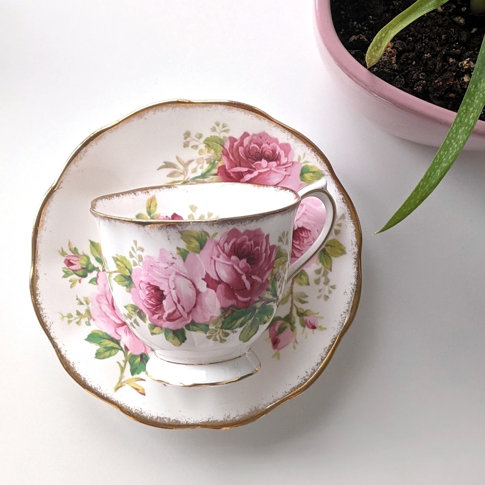 "american beauty" Royal Albert pink rose print tea cup & saucer